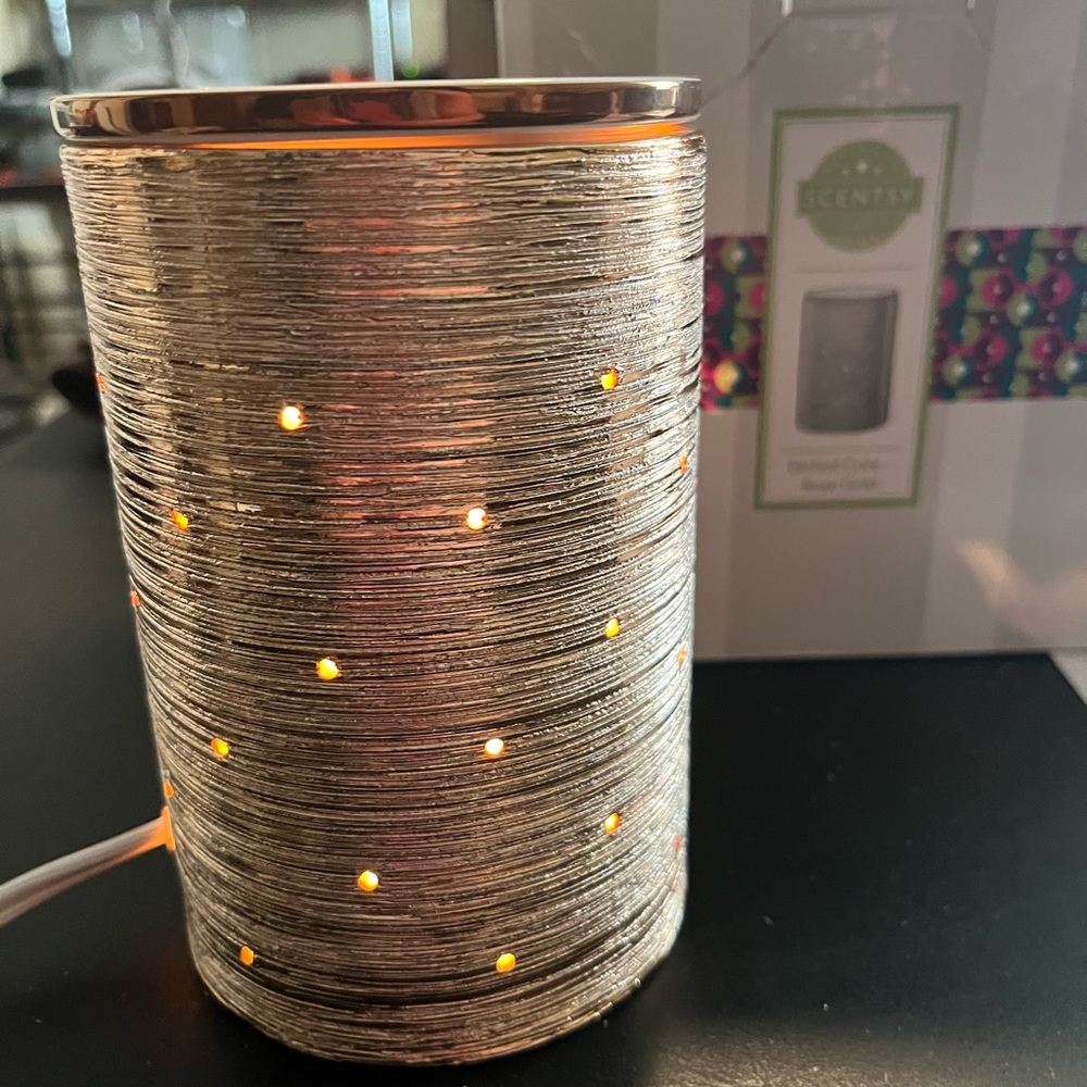 Scentsy Etched Core-Rose Gold Wax Warmer